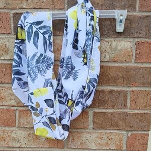 🤎Floral Infinity Scarf with Yellow and Black Accents